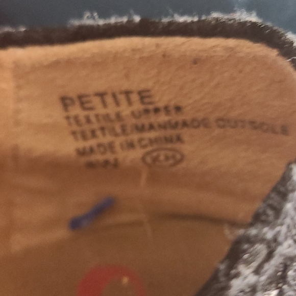 Flats - Picture 3 of 5